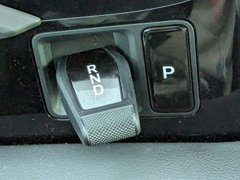 Used 2021 Porsche Taycan image 20