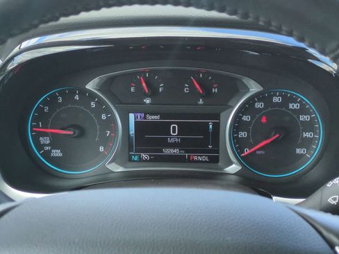 Used 2018 Chevrolet Traverse LT image 32