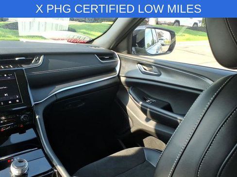 Certified 2023 Jeep Grand Cherokee Altitude AWD/4WD image 12