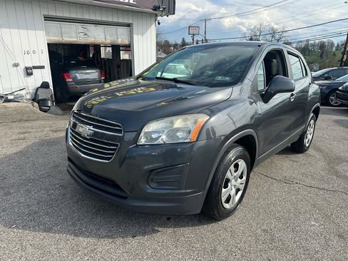 Used 2016 Chevrolet Trax LS w/ LPO, Cargo Package image 5