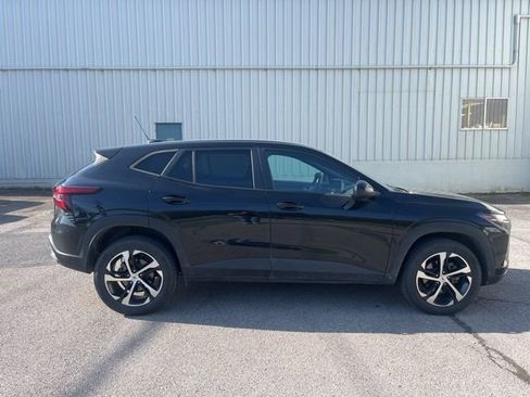 Used 2024 Chevrolet Trax RS w/ Driver Confidence Package FWD image 4