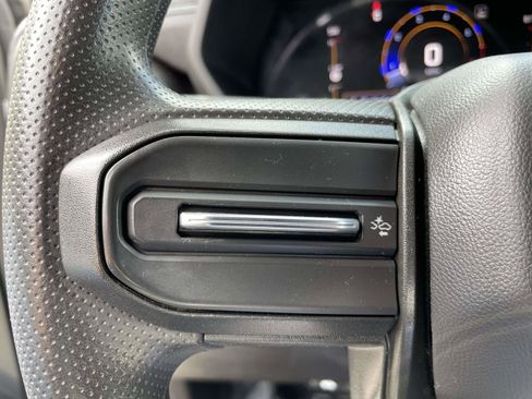 Used 2023 Chevrolet Colorado W/T image 9