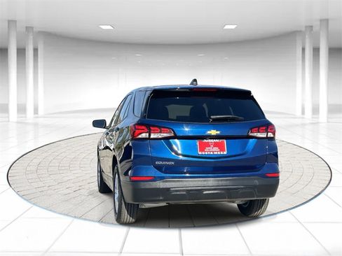 Used 2022 Chevrolet Equinox LS w/ LS Convenience Package image 3