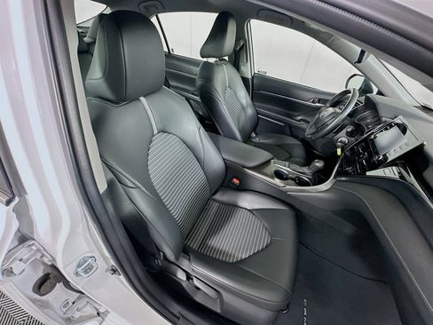 Used 2024 Toyota Camry SE FWD image 30