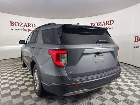Used 2021 Ford Explorer XLT w/ Equipment Group 202A image 6