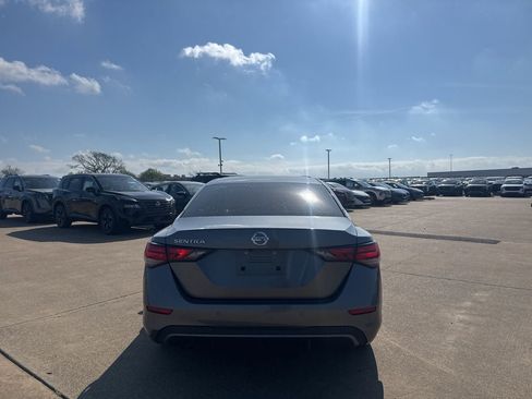 Used 2020 Nissan Sentra S image 17