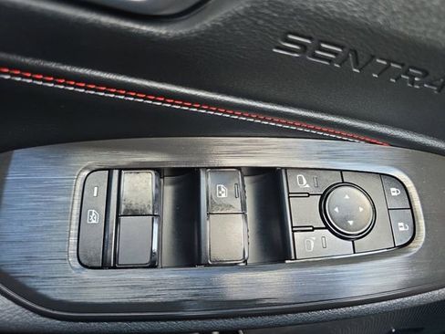 New 2026 Nissan Sentra SR FWD image 30