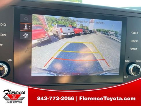 Used 2023 Kia Carnival LX FWD image 29