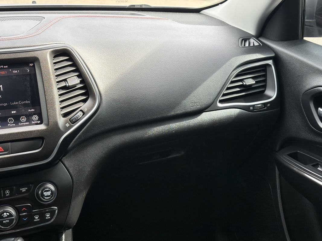 Used 2019 Jeep Cherokee Trailhawk AWD/4WD image 14