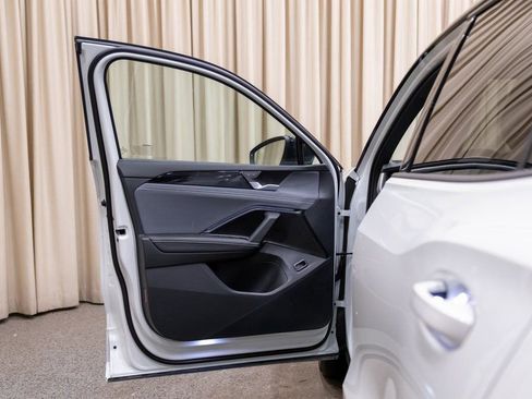 New 2026 Volkswagen Tiguan SE R-Line image 8