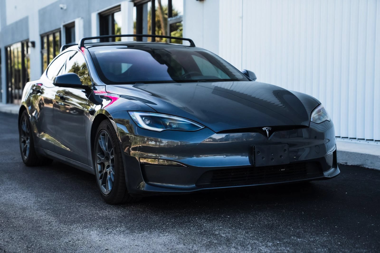 Used 2022 Tesla Model S Standard Range AWD/4WD image 1