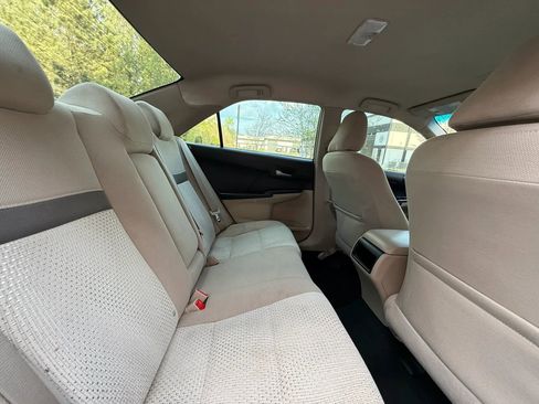 Used 2014 Toyota Camry FWD image 19