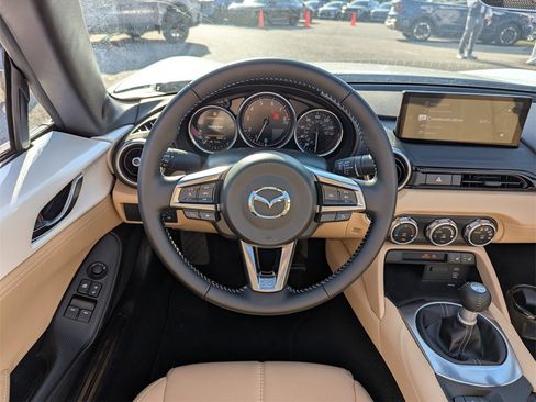 Used 2025 MAZDA MX-5 Miata Grand Touring image 17