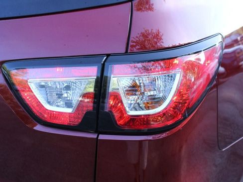 Used 2017 Chevrolet Traverse LT w/ Style and Technology Package AWD/4WD image 10
