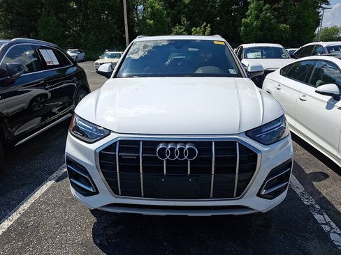 Used 2023 Audi Q5 2.0T Premium w/ Convenience Package AWD/4WD image 2