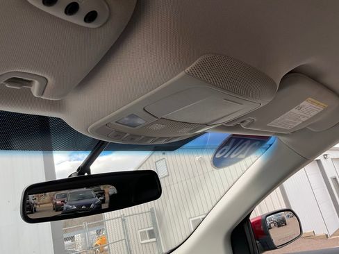 Used 2016 Ford Edge Titanium w/ Technology Package image 14