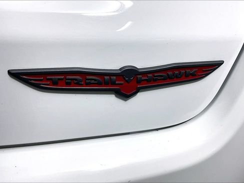 Used 2025 Jeep Compass Trailhawk AWD/4WD image 14