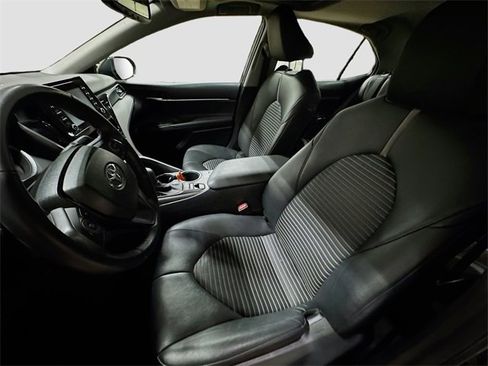 Used 2023 Toyota Camry SE image 15