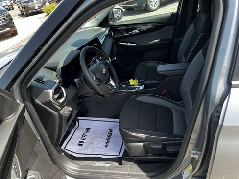 New 2025 Chevrolet TrailBlazer LT w/ LT Cold Weather Package FWD image 24