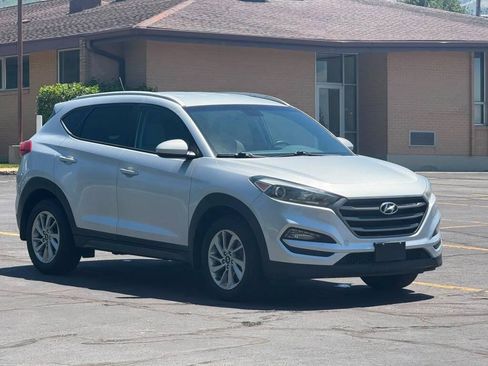 Used 2016 Hyundai Tucson SE w/ Option Group 12 AWD/4WD image 7
