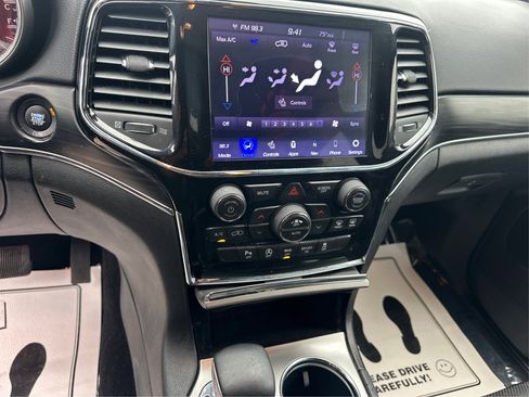 Used 2019 Jeep Grand Cherokee Limited w/ Luxury Group II AWD/4WD image 23