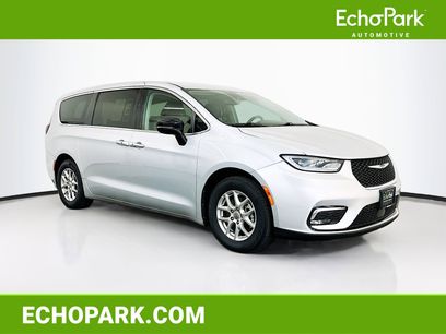 Used 2024 Chrysler Pacifica Touring-L