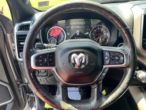 Used 2019 RAM 1500 Laramie AWD/4WD image 11