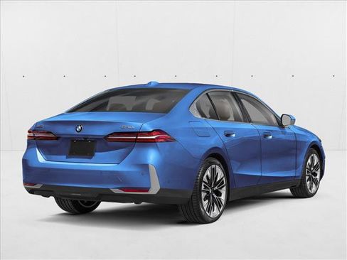 New 2026 BMW 540i xDrive image 2