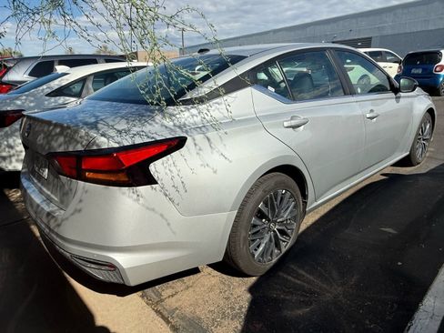 Used 2026 Nissan Altima 2.5 SV FWD image 4
