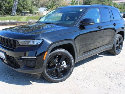 Used 2023 Jeep Grand Cherokee Limited w/ Black Appearance Package
