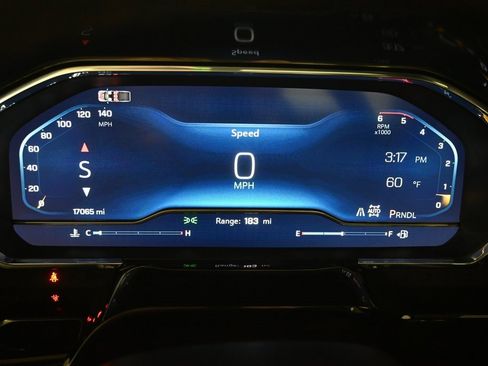 Used 2025 Chevrolet Silverado 2500 ZR2 w/ Technology Package image 25