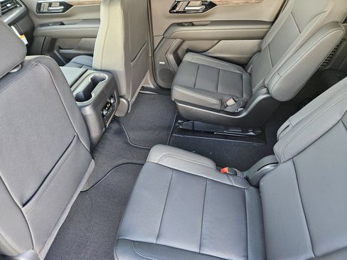 New 2026 Chevrolet Suburban LT w/ Comfort Package RWD image 28