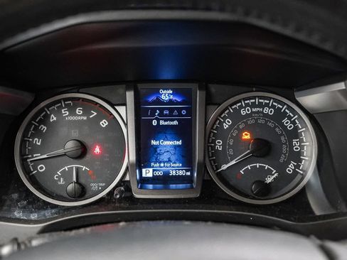 Used 2019 Toyota Tacoma SR5 RWD image 24