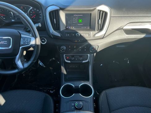 Used 2024 GMC Terrain SLE image 10