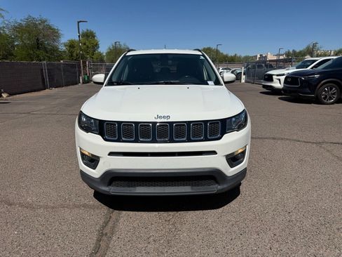 Used 2018 Jeep Compass Latitude w/ Popular Equipment Group FWD image 2