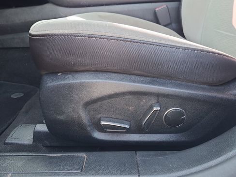 Used 2020 Ford Fusion SE w/ Equipment Group 151A FWD image 15