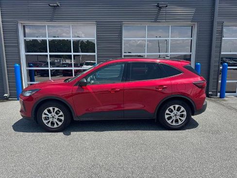 Certified 2025 Ford Escape Active FWD image 2
