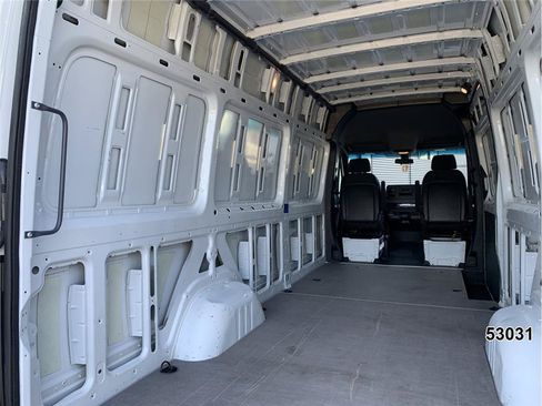 Used 2021 Mercedes-Benz Sprinter 2500 w/ Driver Convenience Package image 9