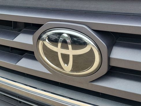 Used 2022 Toyota Tacoma SR5 RWD image 29