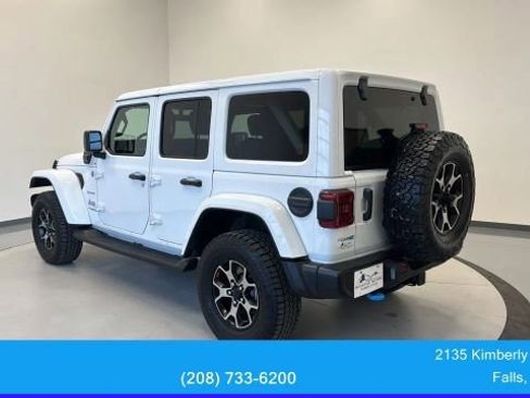 Used 2022 Jeep Wrangler Unlimited Sahara w/ Cold Weather Group image 5