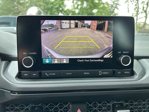 Used 2023 Honda Accord EX image 18