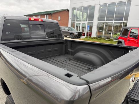Used 2024 RAM 2500 Tradesman w/ Chrome Appearance Group image 19