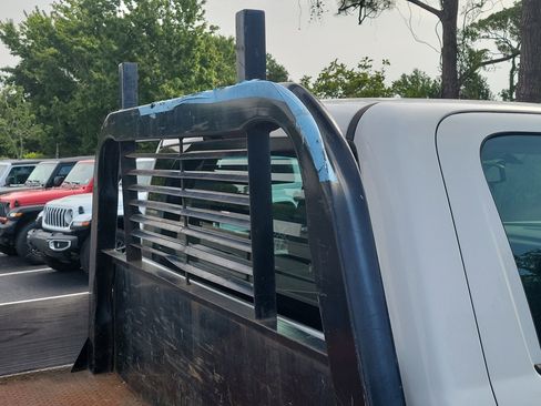 Used 2018 GMC Sierra 3500 2WD Regular Cab image 11
