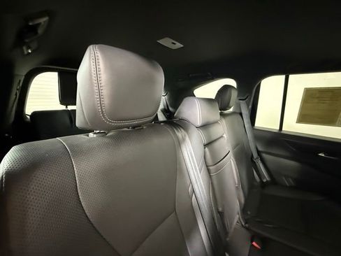 Used 2024 Lexus LX 600 4WD w/ Premium Package image 31