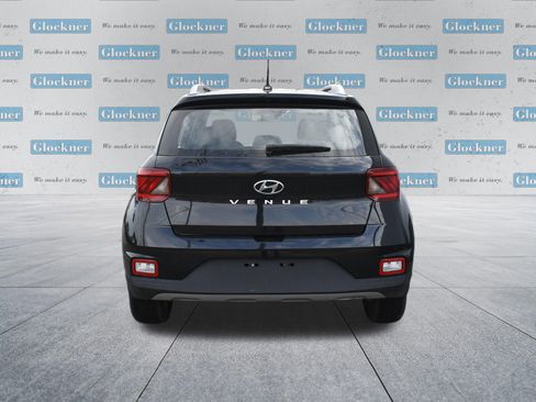 Used 2025 Hyundai Venue SEL FWD image 6