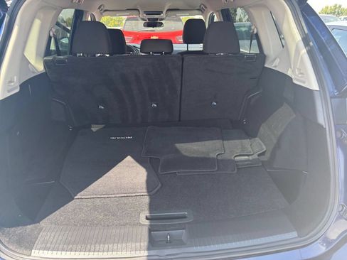 Used 2025 Nissan Rogue SV AWD/4WD image 33