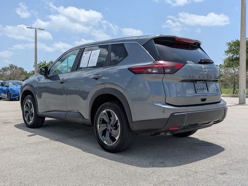 Used 2024 Nissan Rogue SV FWD image 7