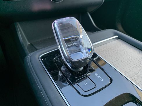 Used 2025 Volvo XC90 B5 Plus image 26