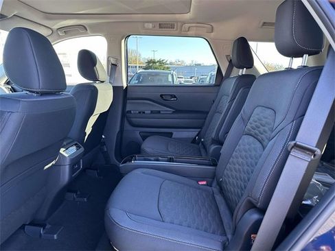 New 2025 Nissan Pathfinder SV w/ SV Premium Package image 13