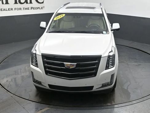 Used 2019 Cadillac Escalade Luxury AWD/4WD image 61